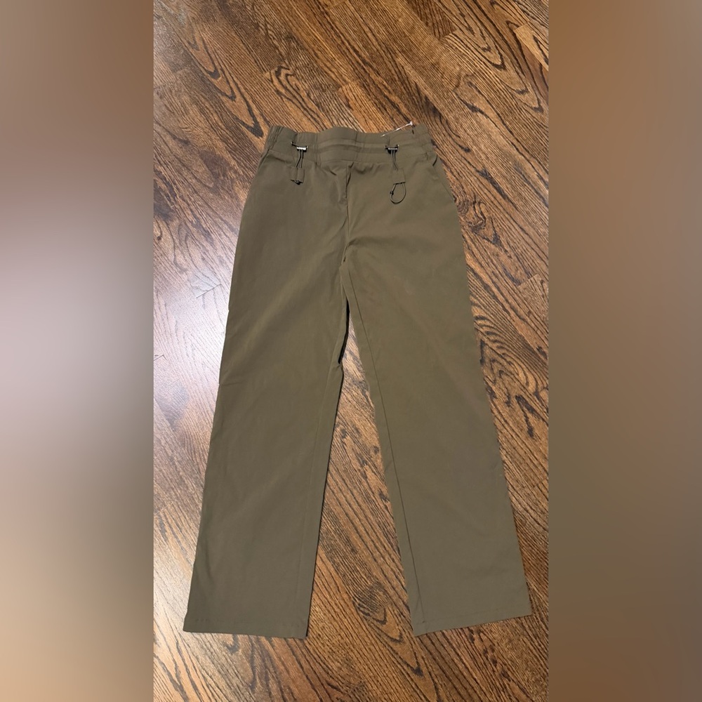 Halara Women's army green pant size medium